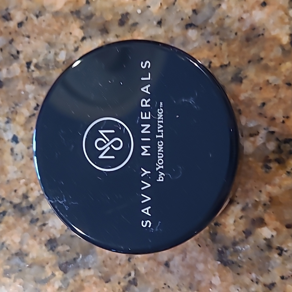 Savvy Minerals By Young Living Dark  No.4.